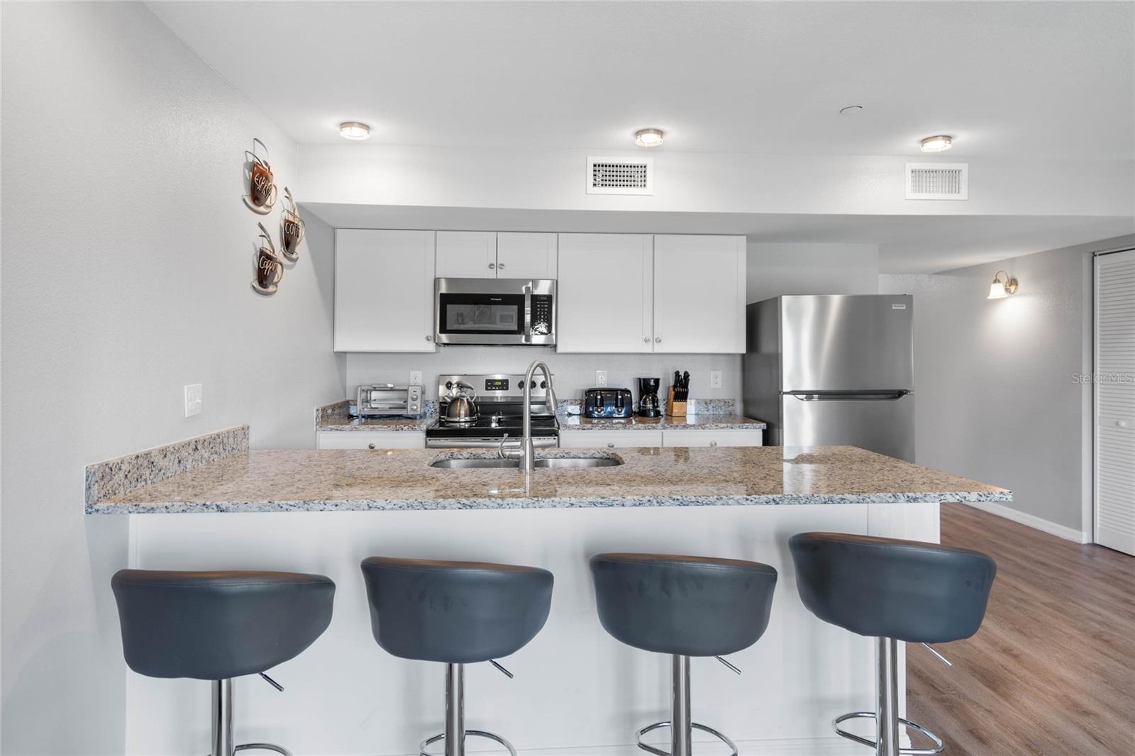 841 RETREAT BLVD #201