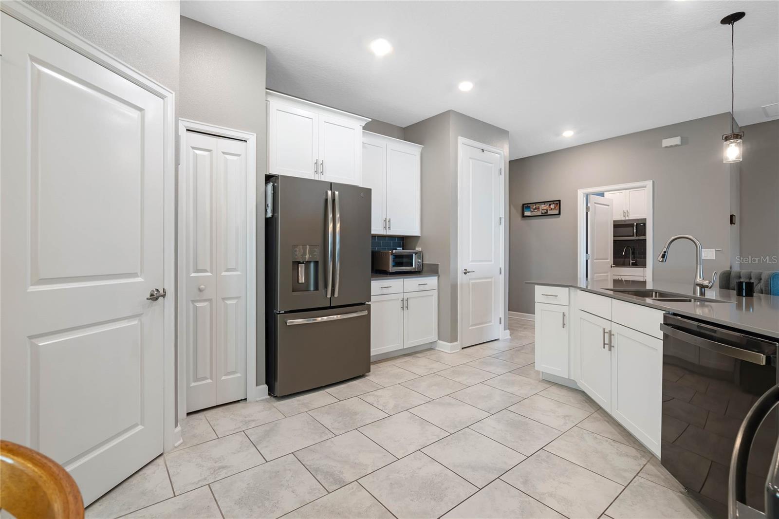 2150 CAMDEN LOOP