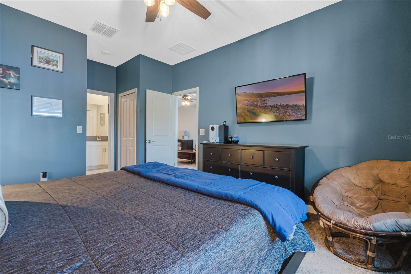 2150 CAMDEN LOOP
