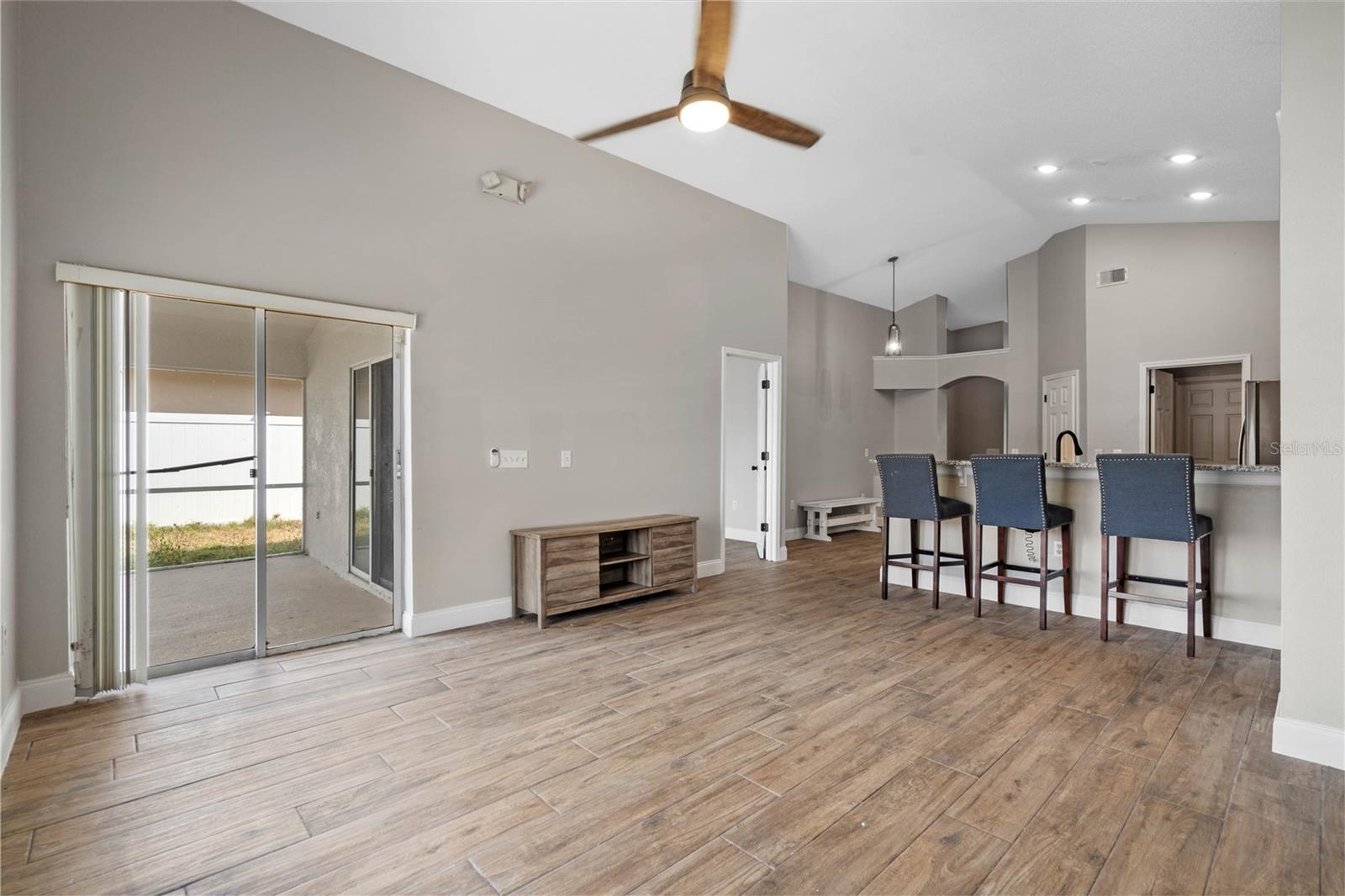 7925 MAGNOLIA BEND CT