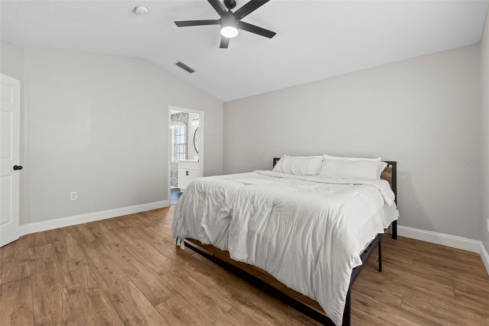 7925 MAGNOLIA BEND CT