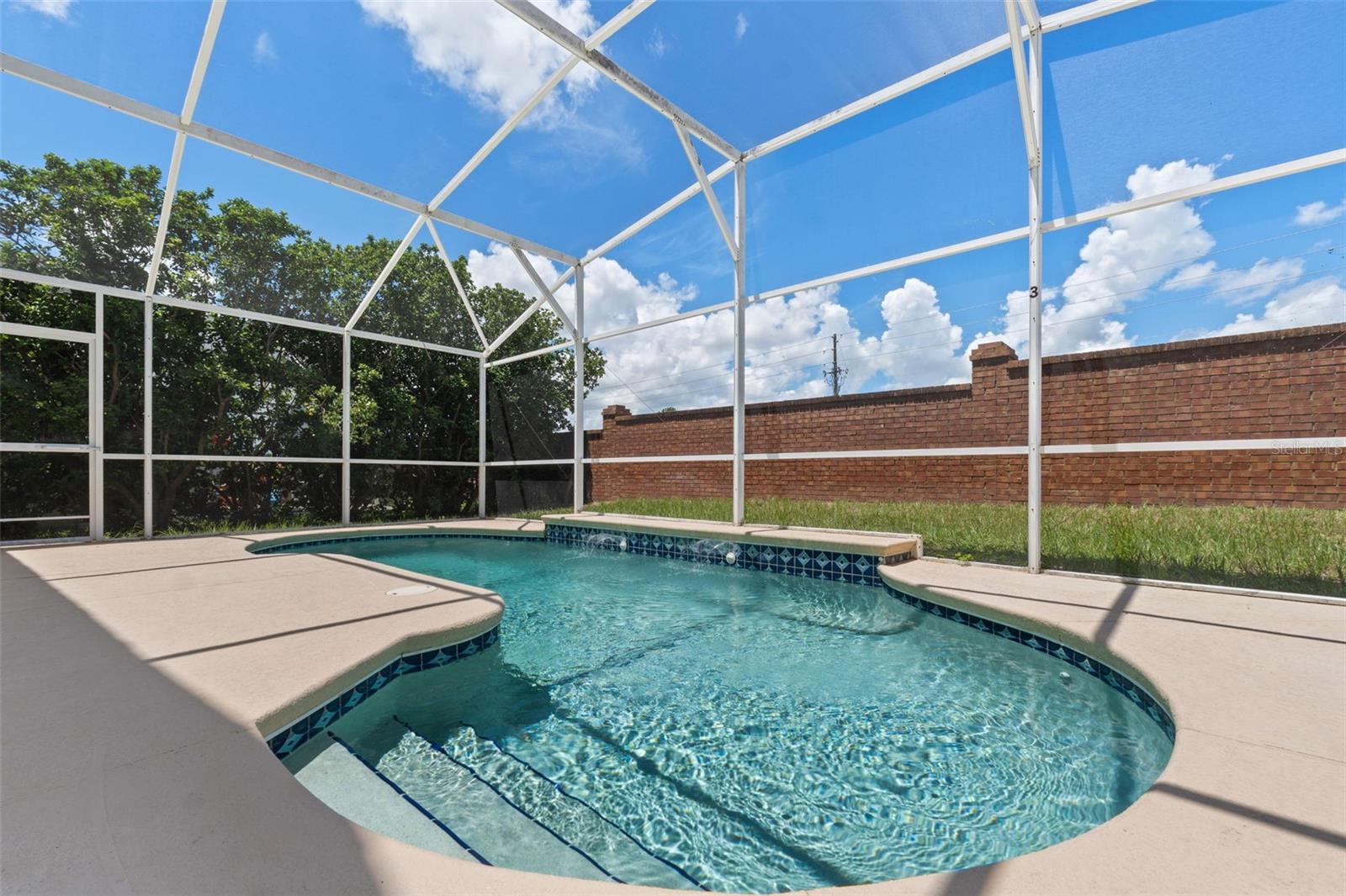 7925 MAGNOLIA BEND CT