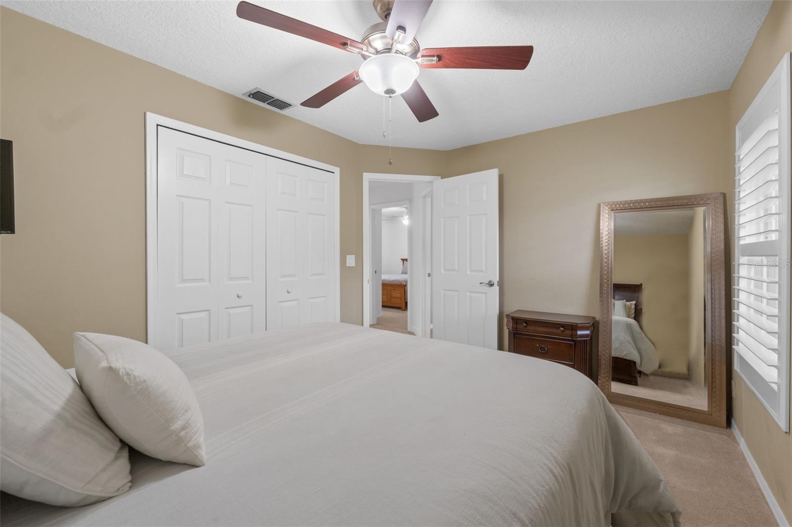 4801 BREEZY PALMS CT