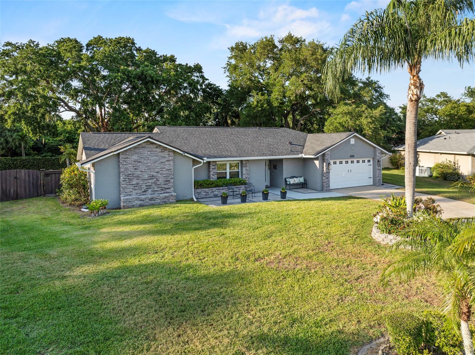 4801 BREEZY PALMS CT