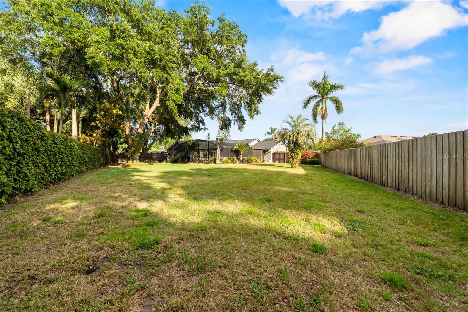 4801 BREEZY PALMS CT