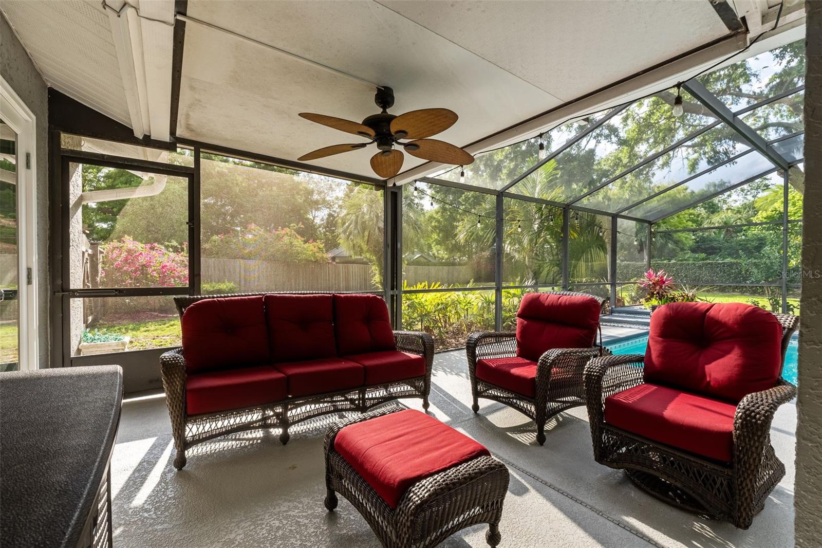 4801 BREEZY PALMS CT