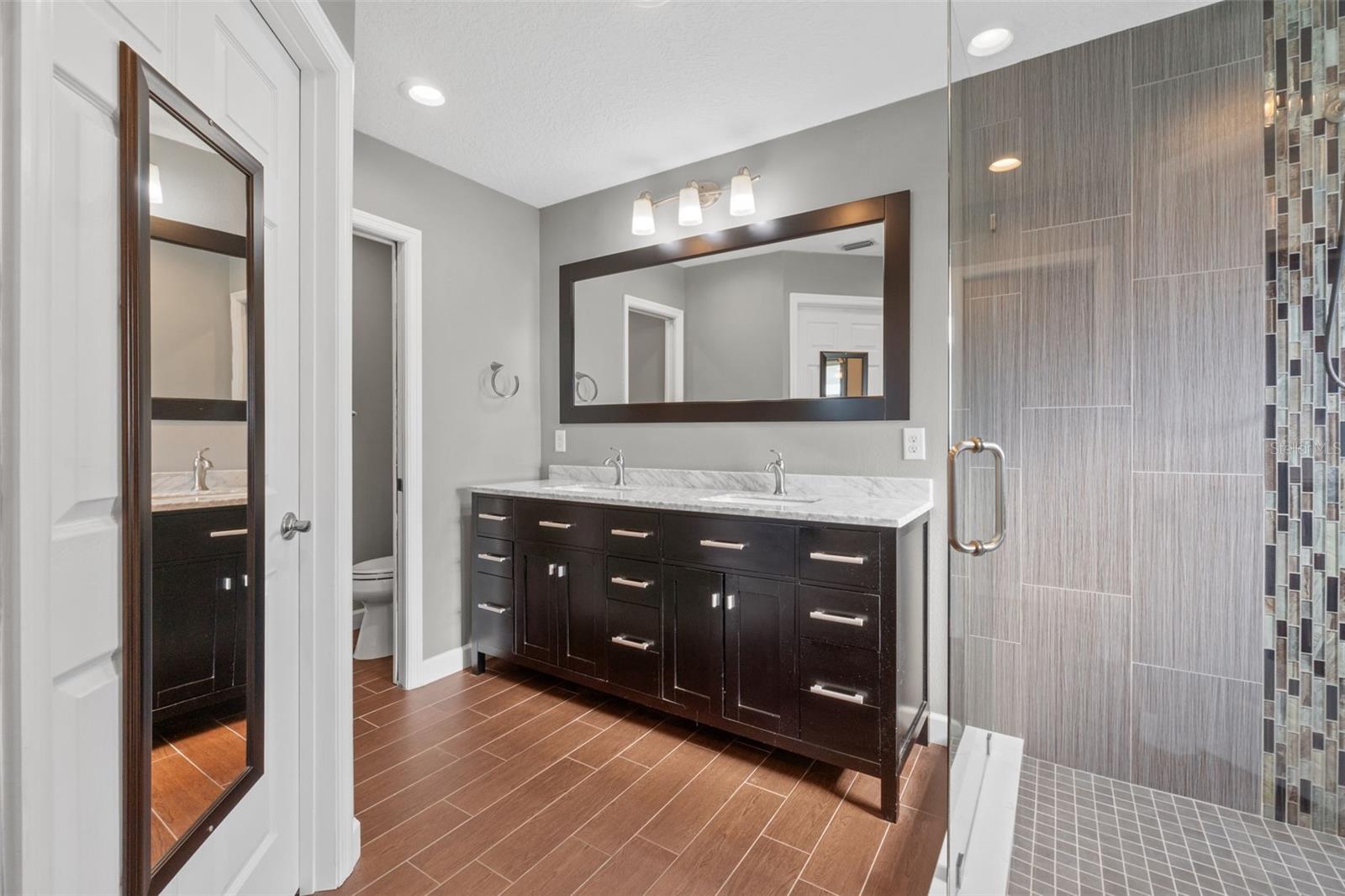 4801 BREEZY PALMS CT