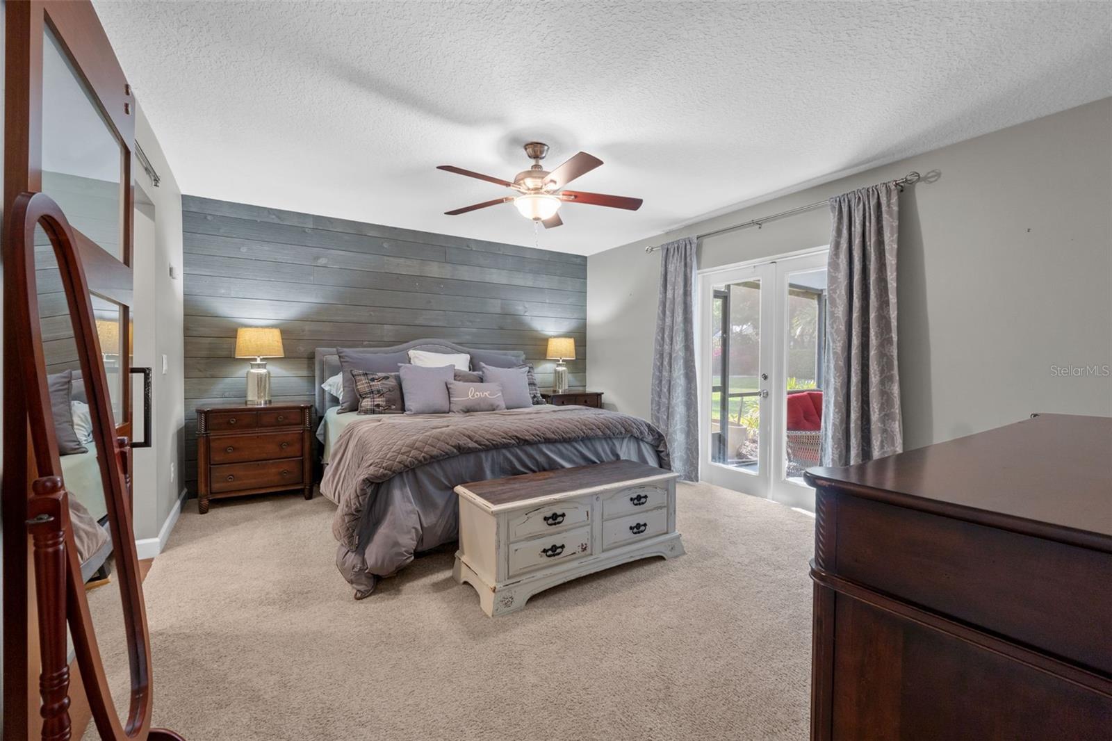 4801 BREEZY PALMS CT