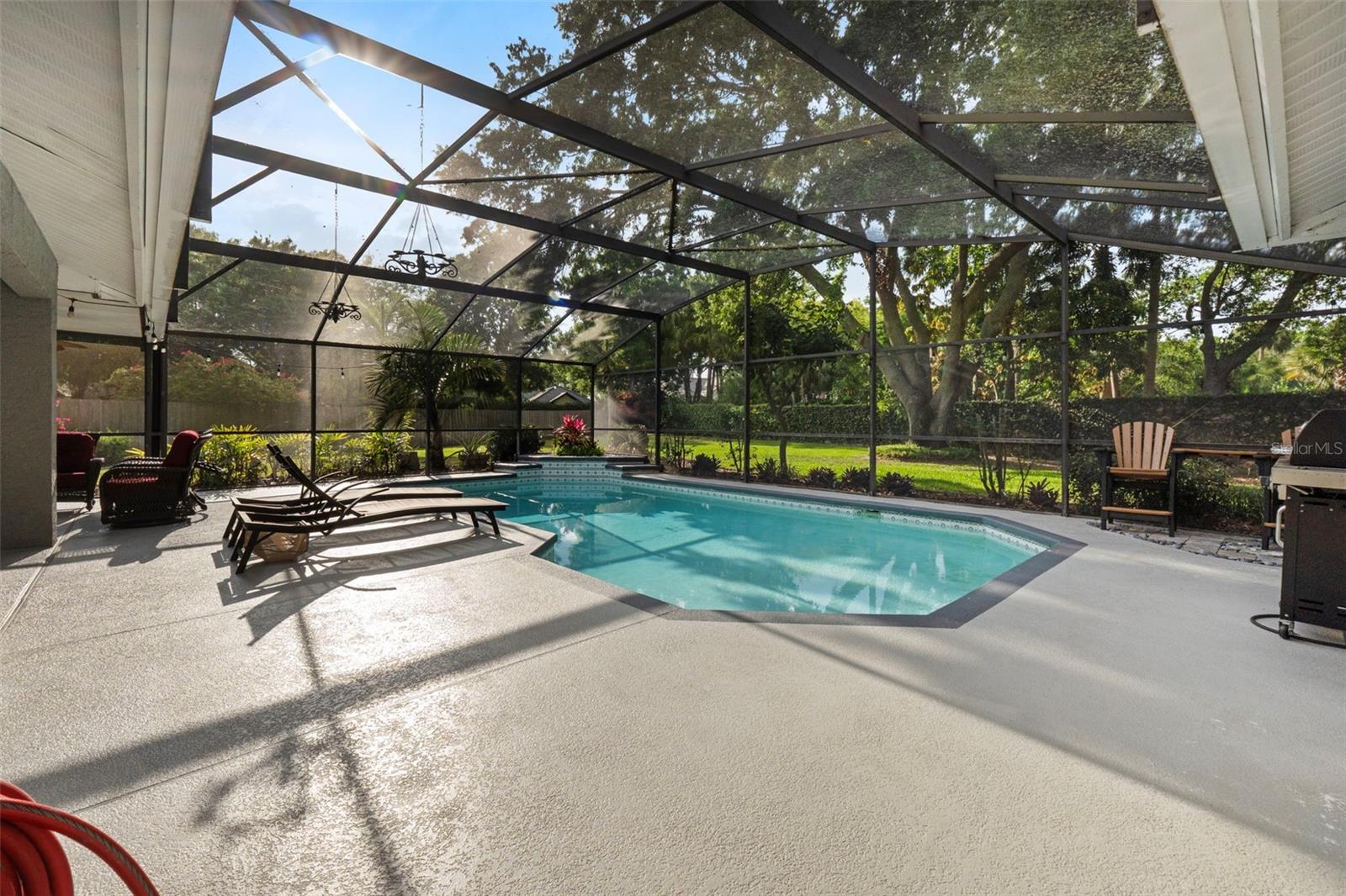 4801 BREEZY PALMS CT