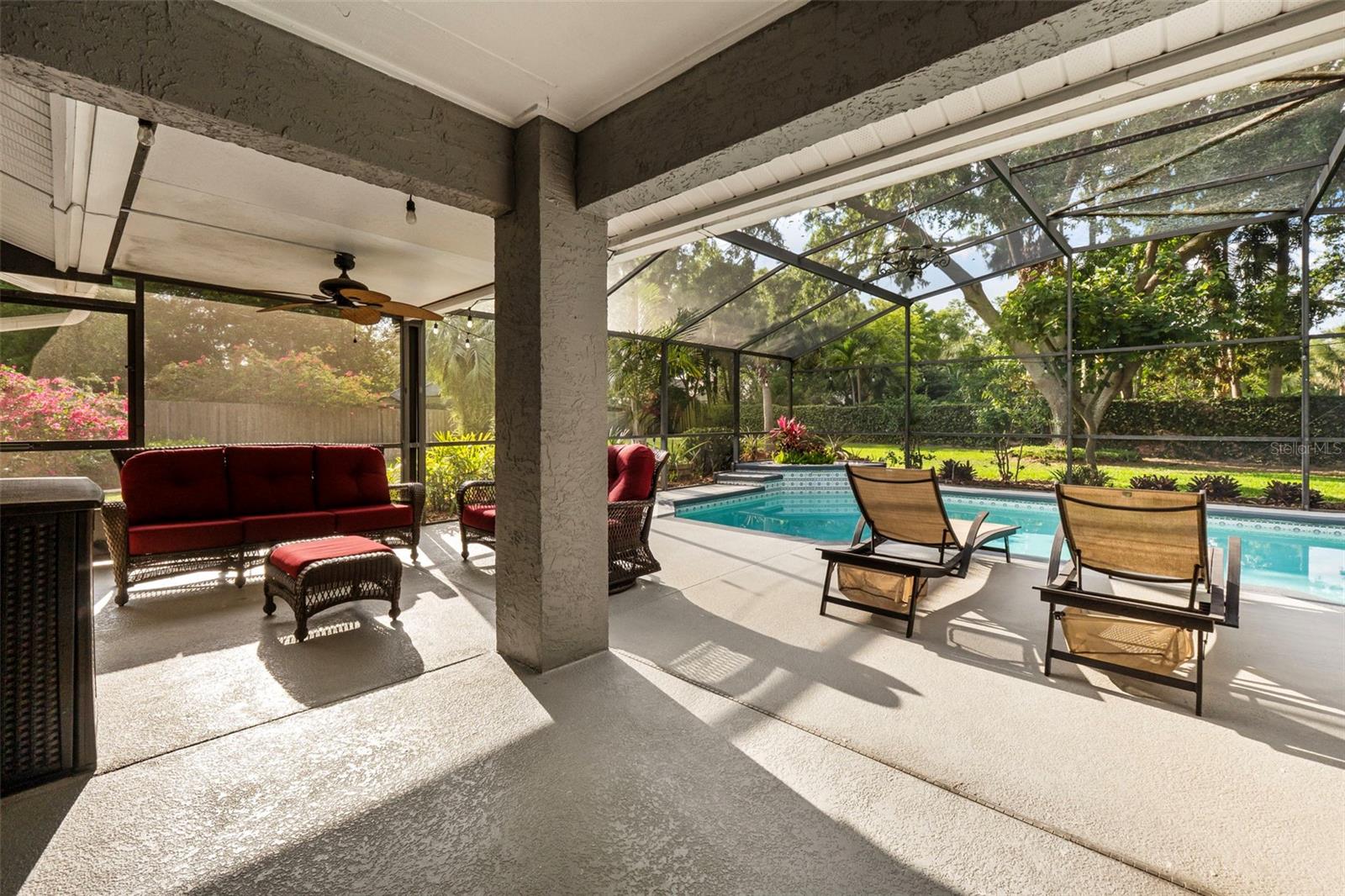 4801 BREEZY PALMS CT