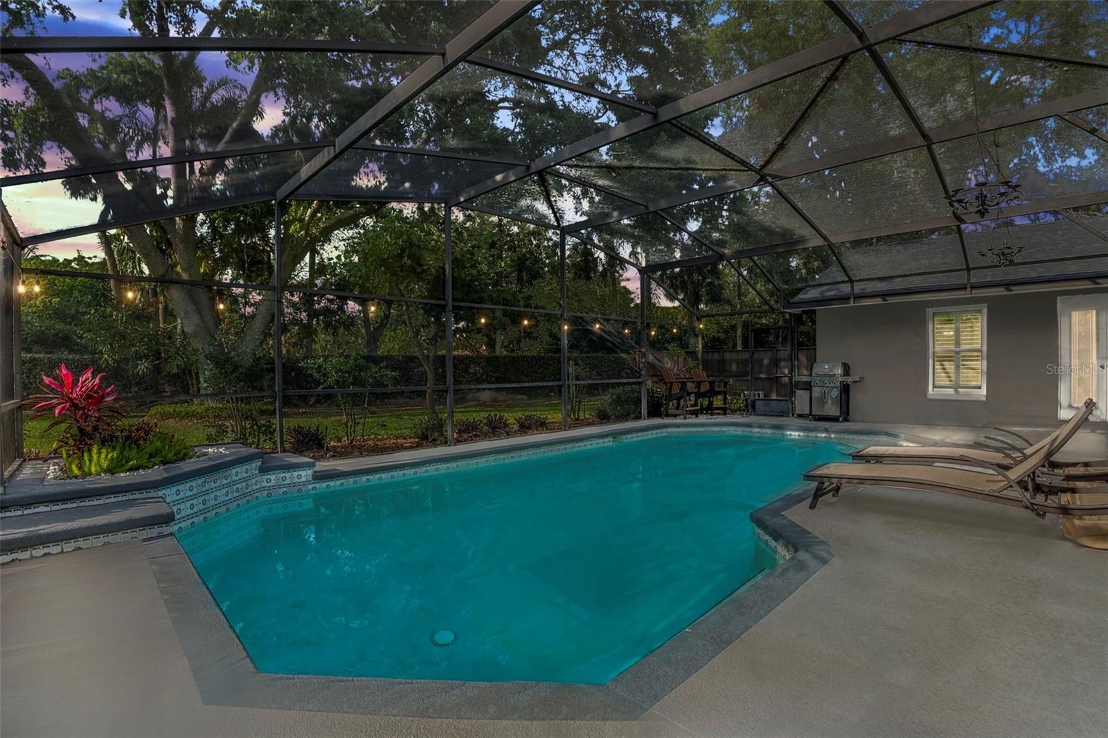 4801 BREEZY PALMS CT