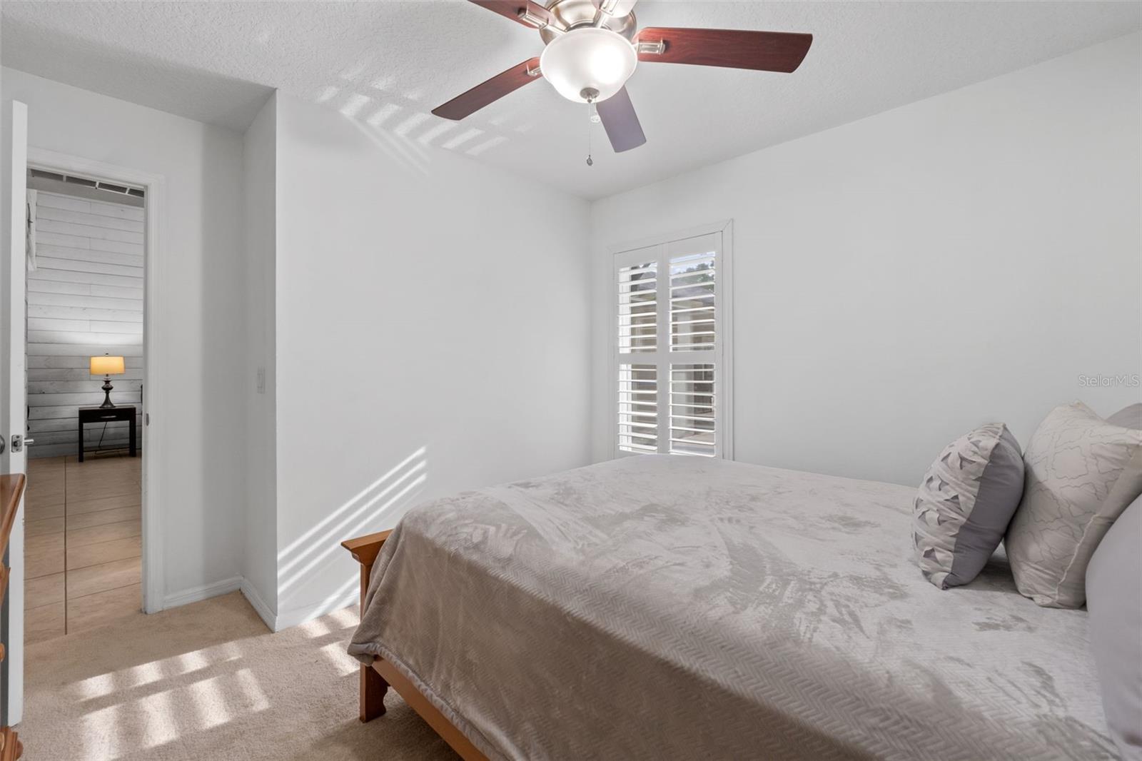 4801 BREEZY PALMS CT