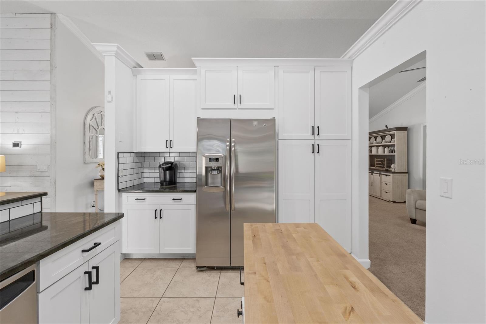 4801 BREEZY PALMS CT