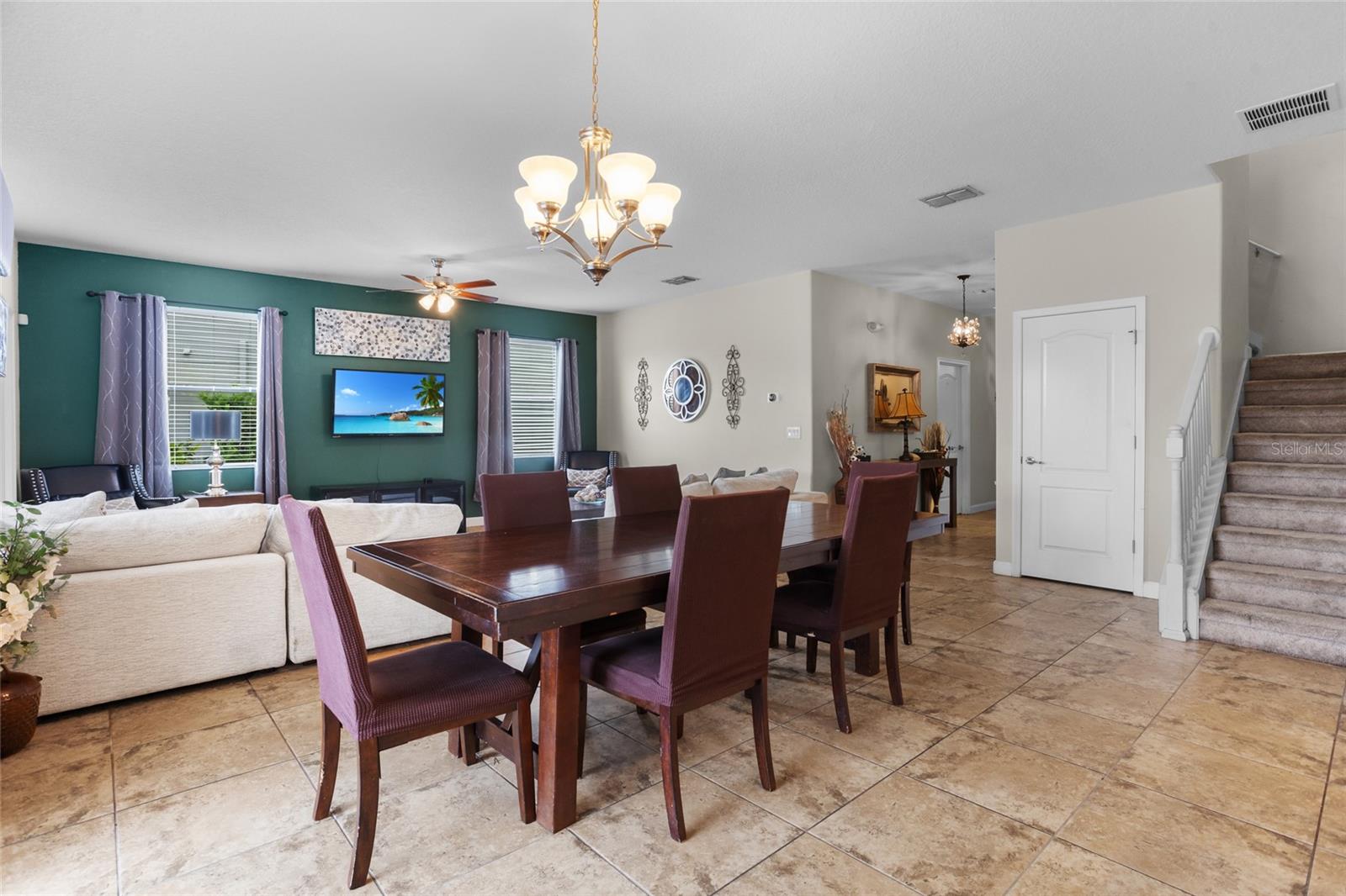 2287 VICTORIA DR