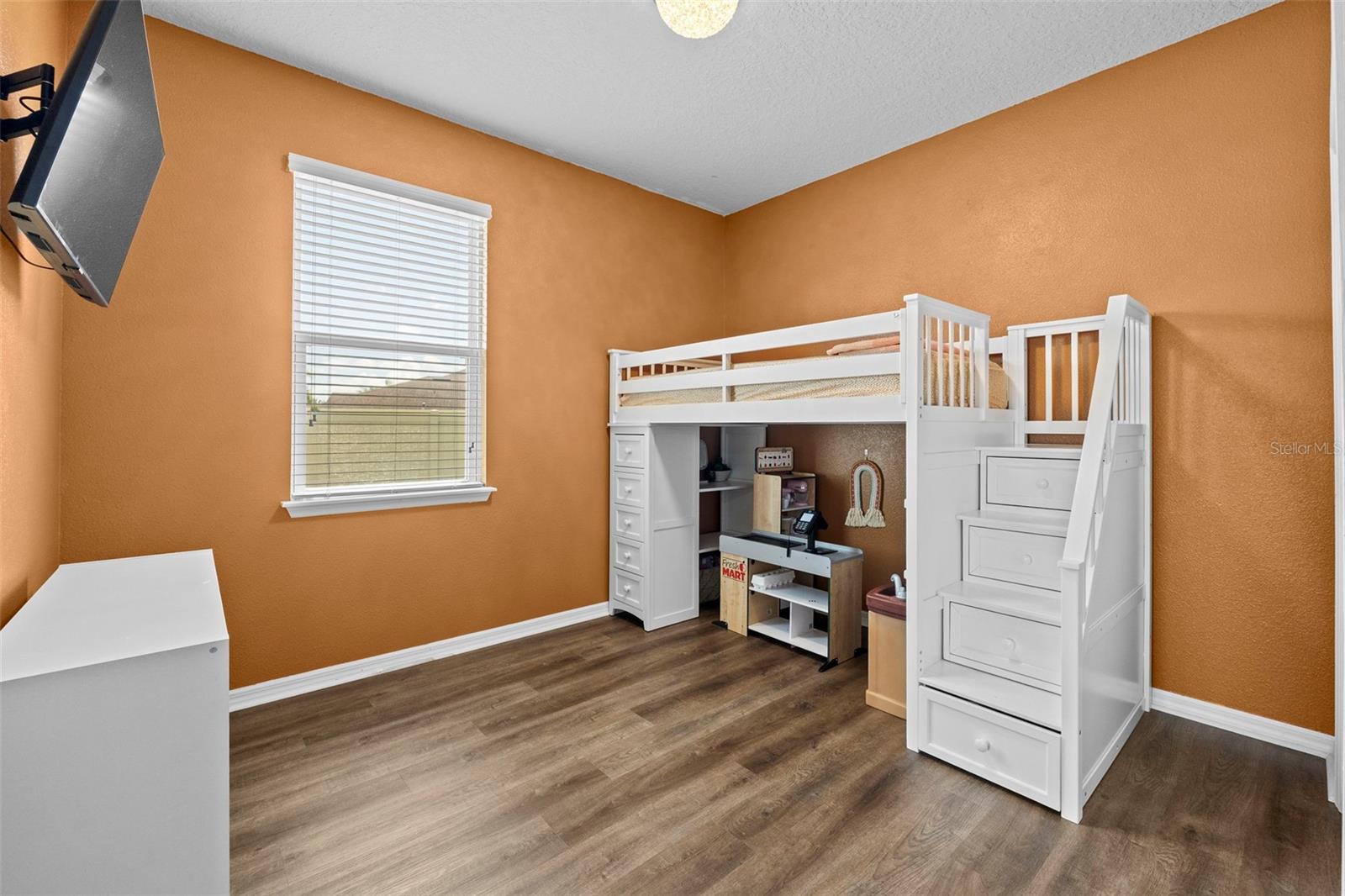 625 MISTY MAPLE ST ST