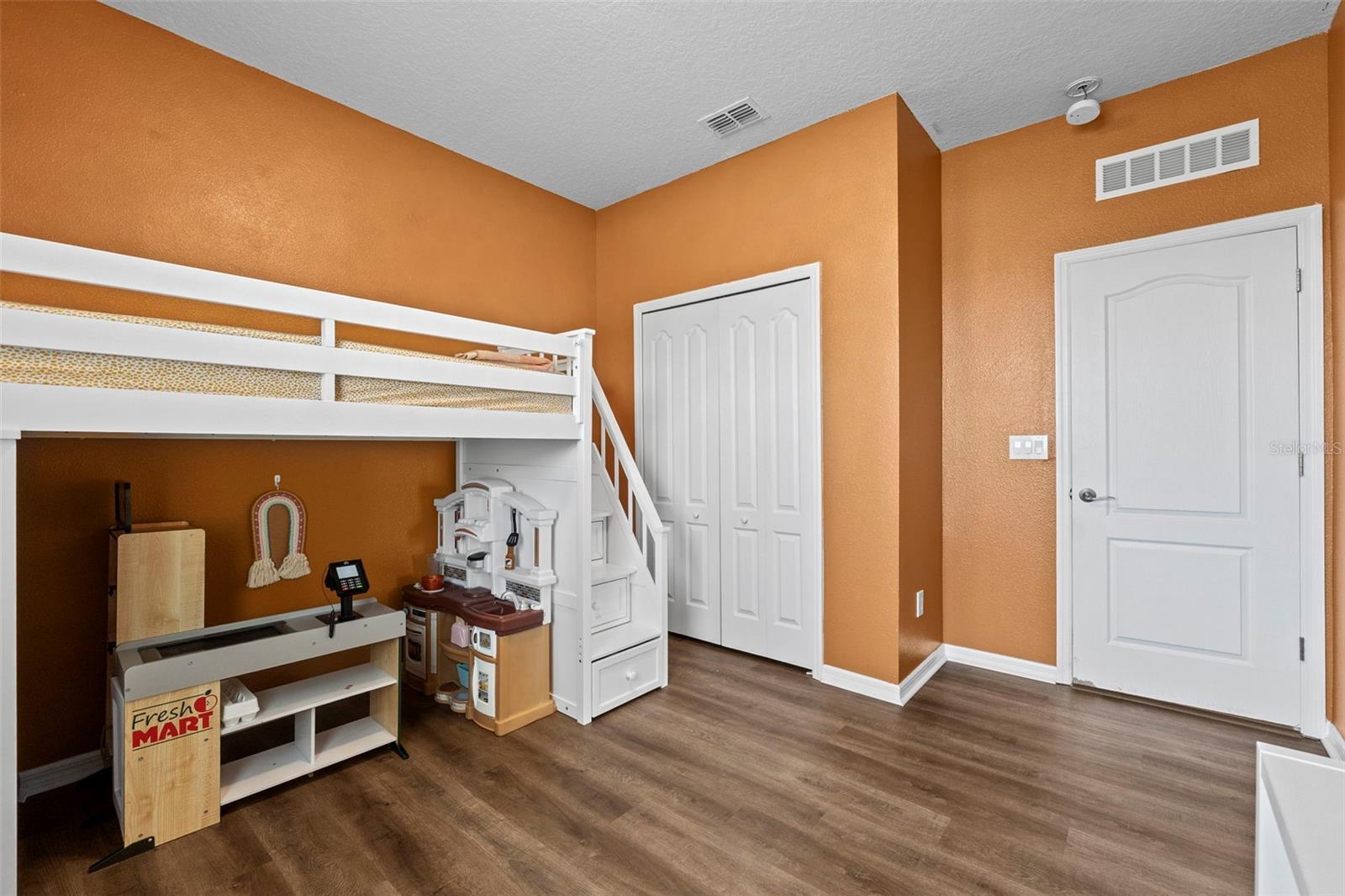 625 MISTY MAPLE ST ST