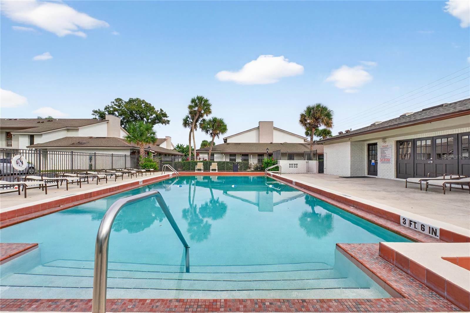 3016 PLAZA TERRACE DR #3016