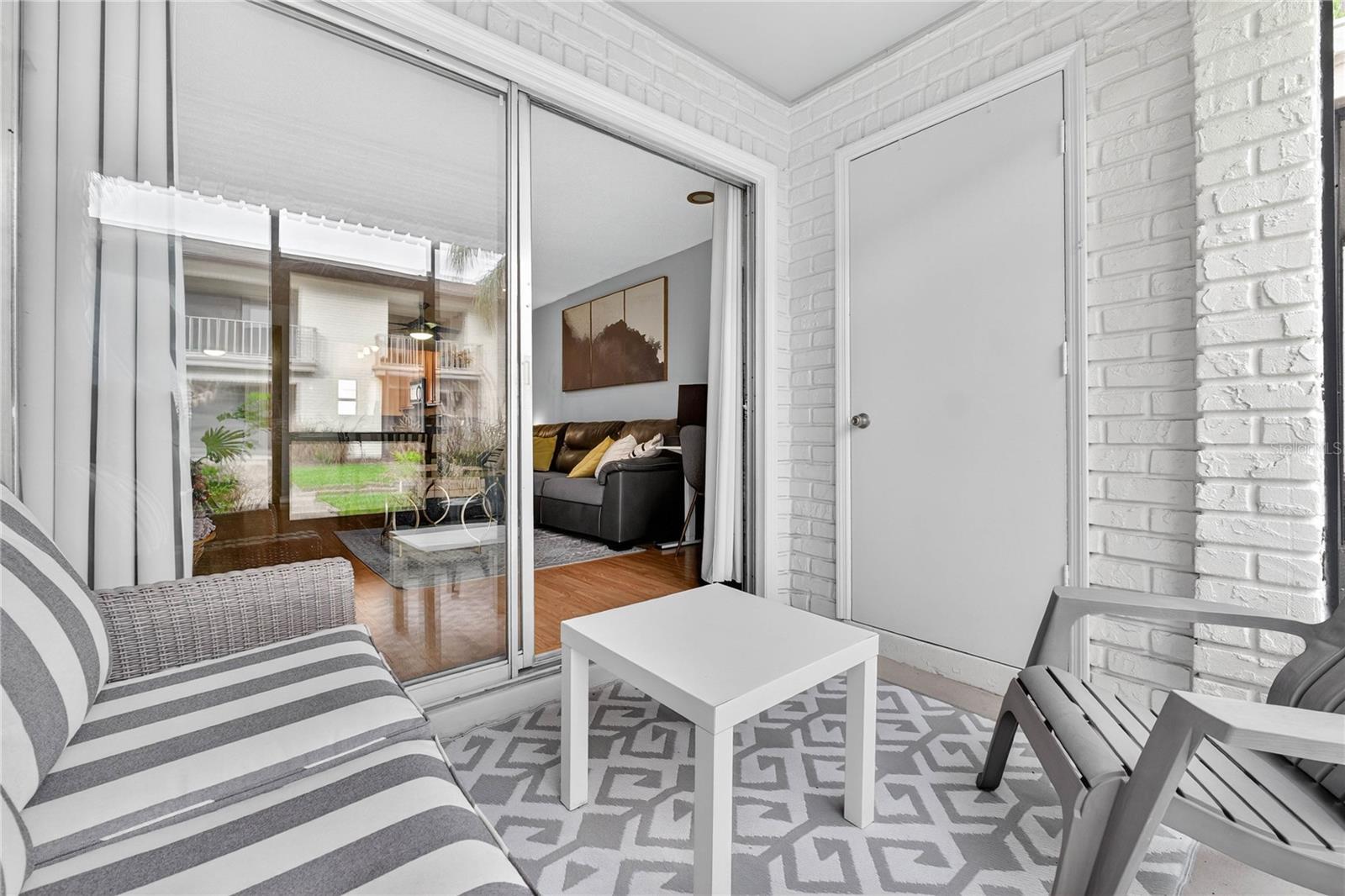 3016 PLAZA TERRACE DR #3016