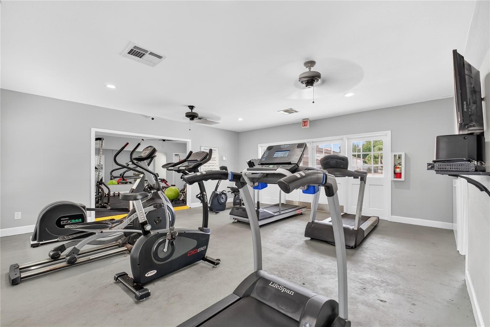 3016 PLAZA TERRACE DR #3016