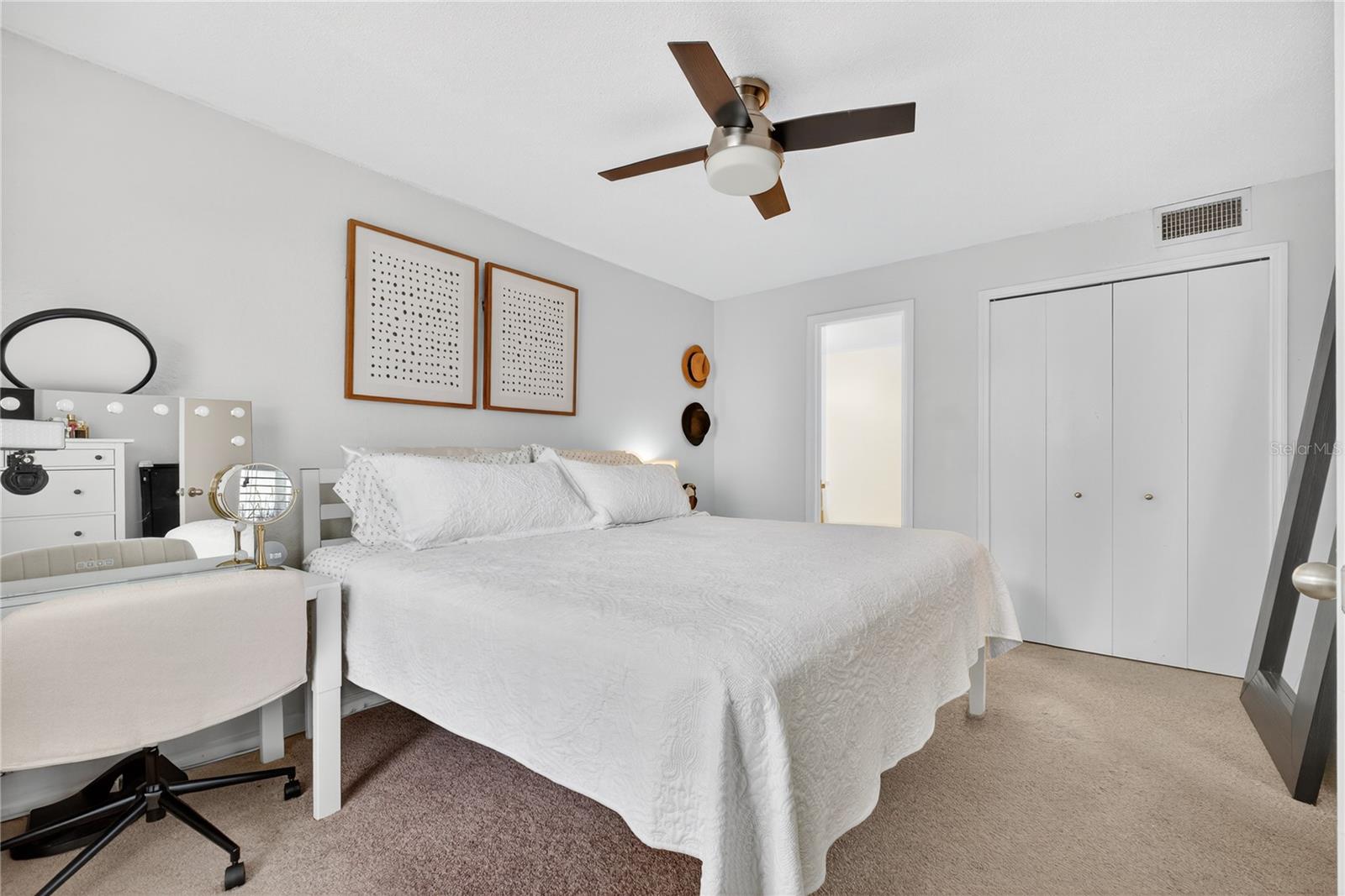 3016 PLAZA TERRACE DR #3016