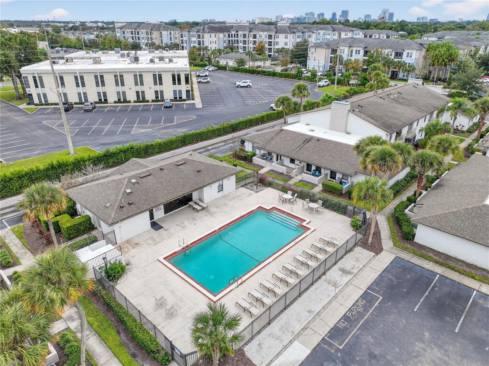 3016 PLAZA TERRACE DR #3016