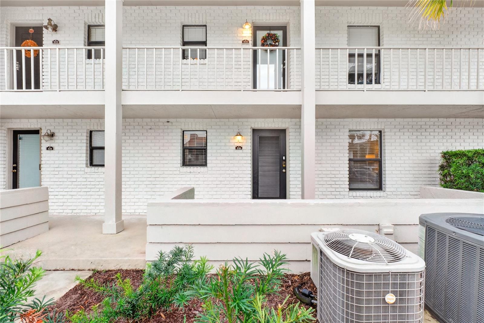 3016 PLAZA TERRACE DR #3016