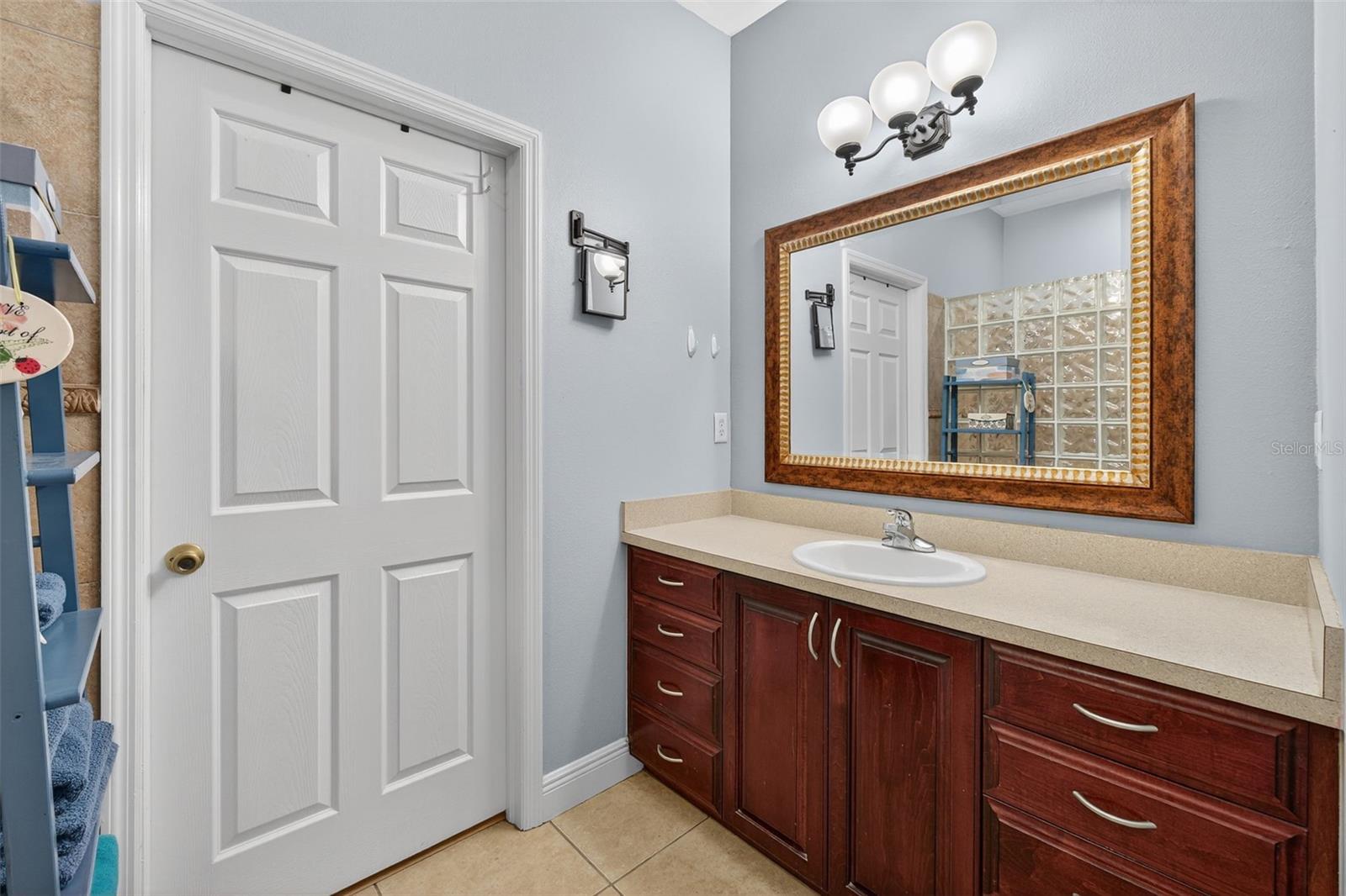 3229 GARDNER OAKS LN