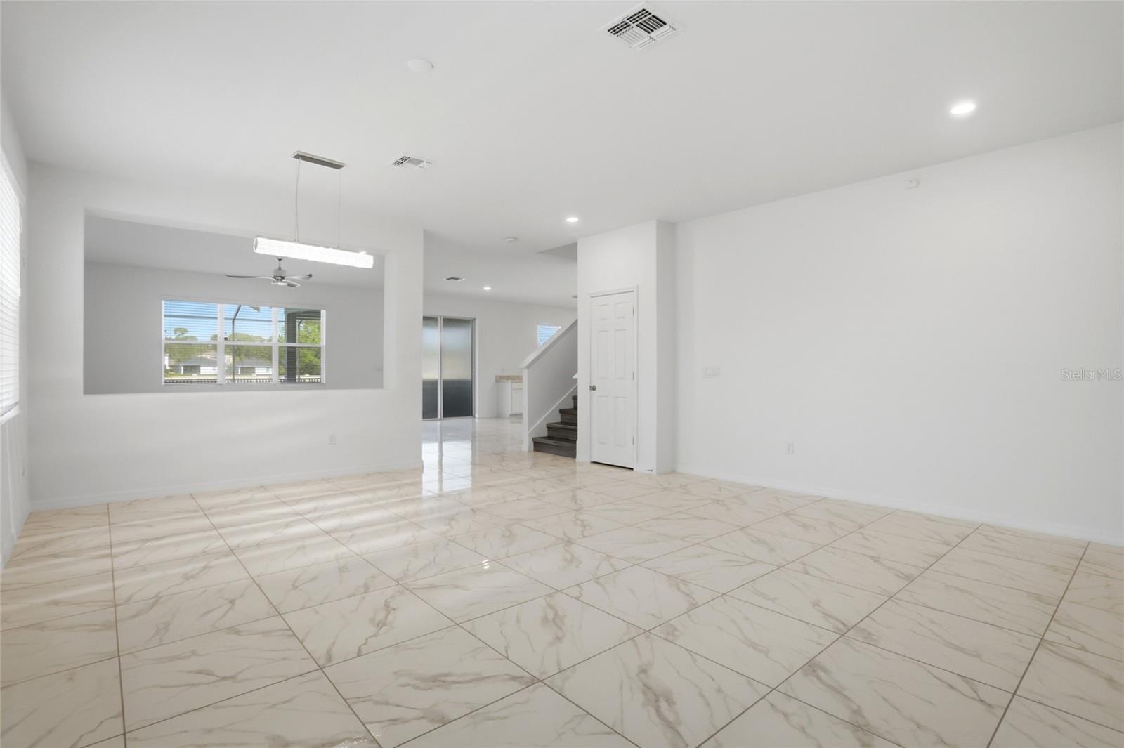 1134 AUGUSTUS DR