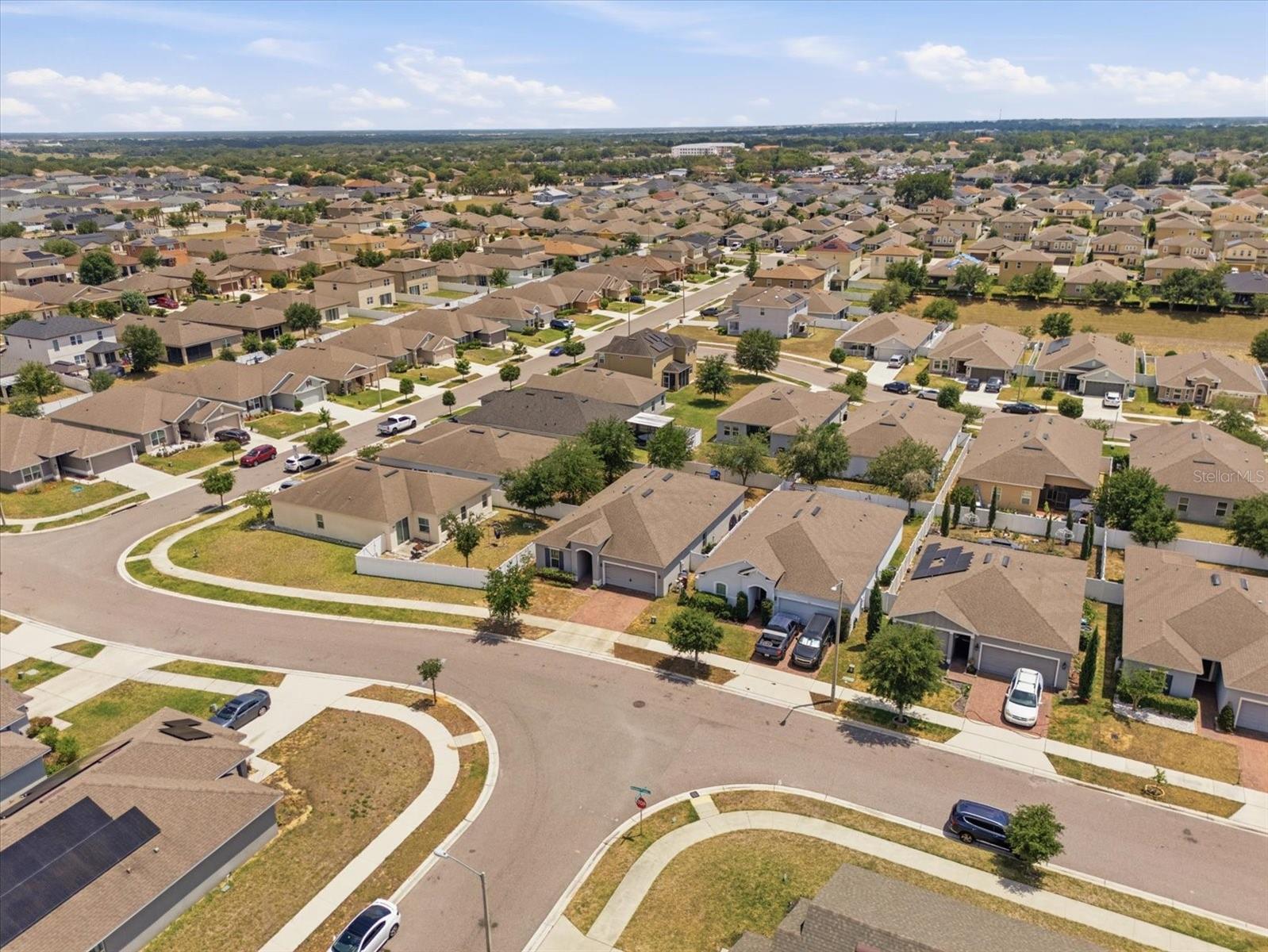 488 MEADOW POINTE DR