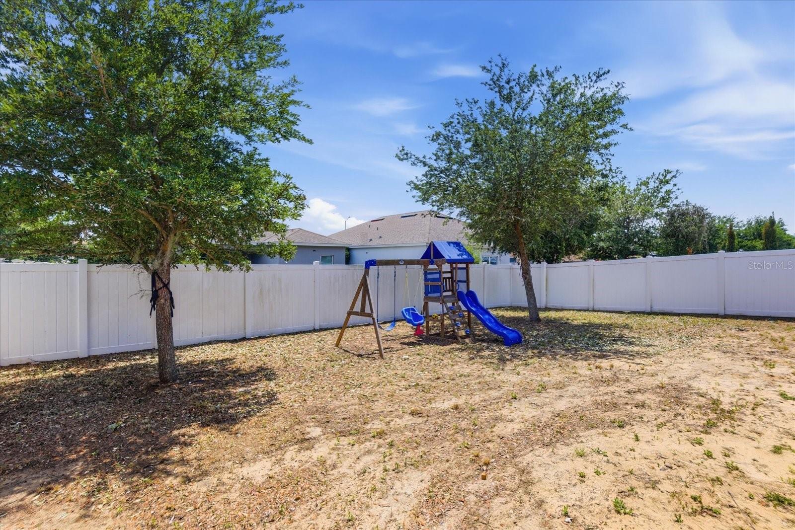 488 MEADOW POINTE DR