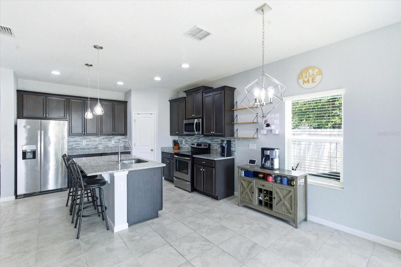 488 MEADOW POINTE DR