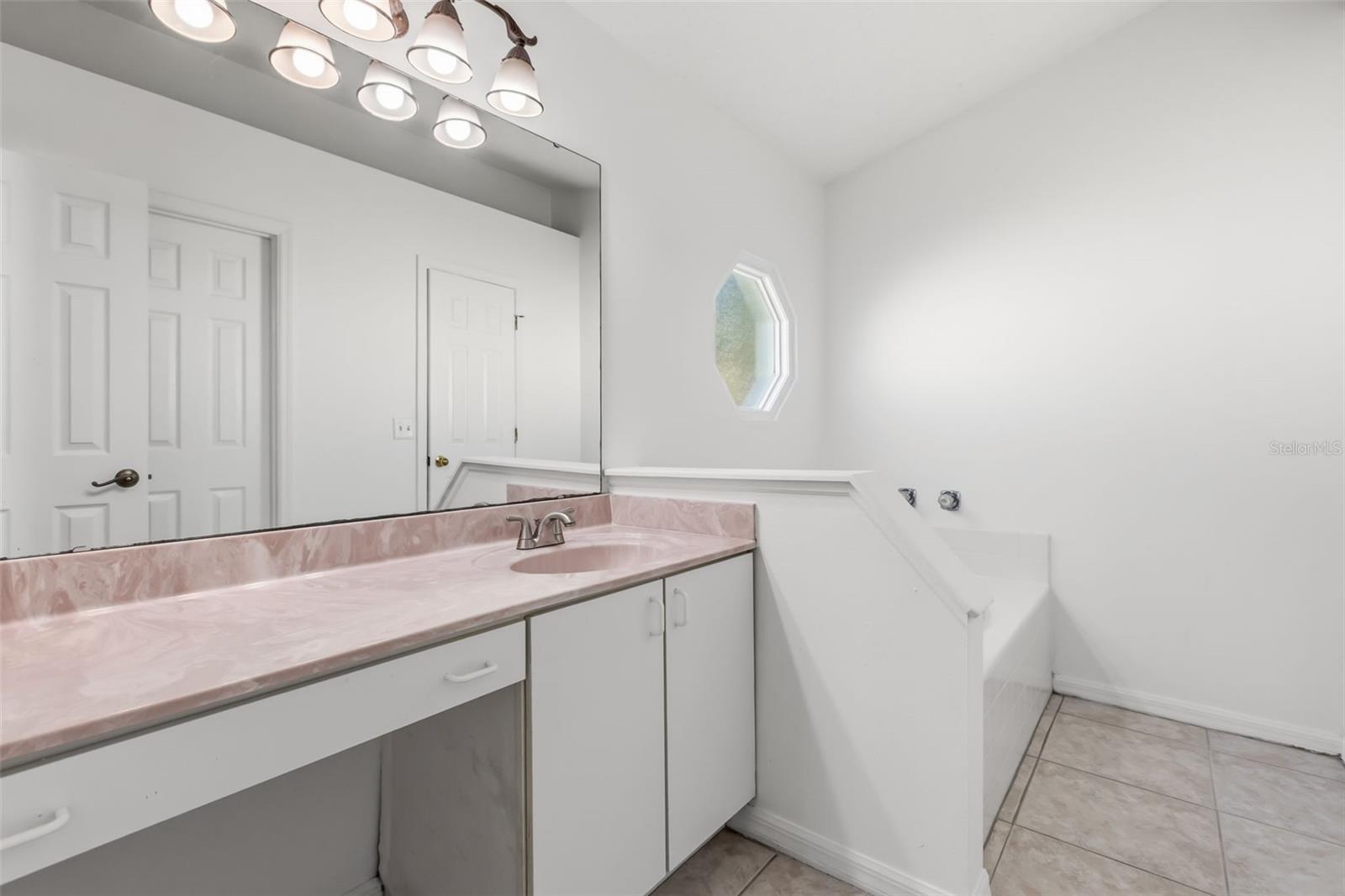 1746 WESTMINSTER TRL