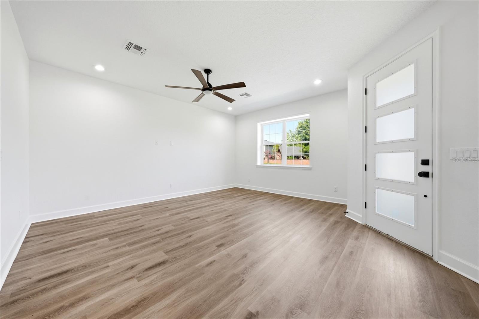 1018 FARMSTEAD ST