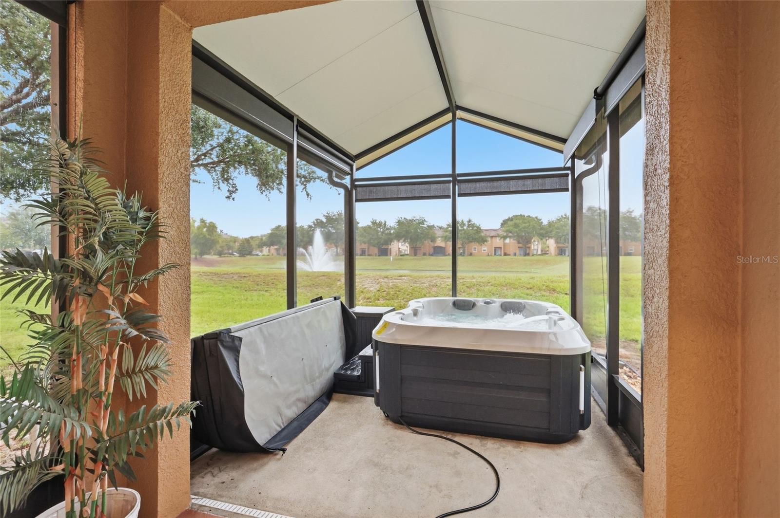 122 CAPRI DR #122