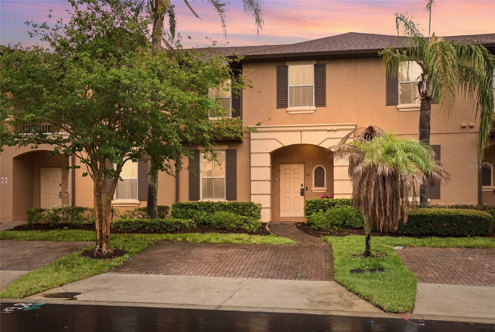122 CAPRI DR #122