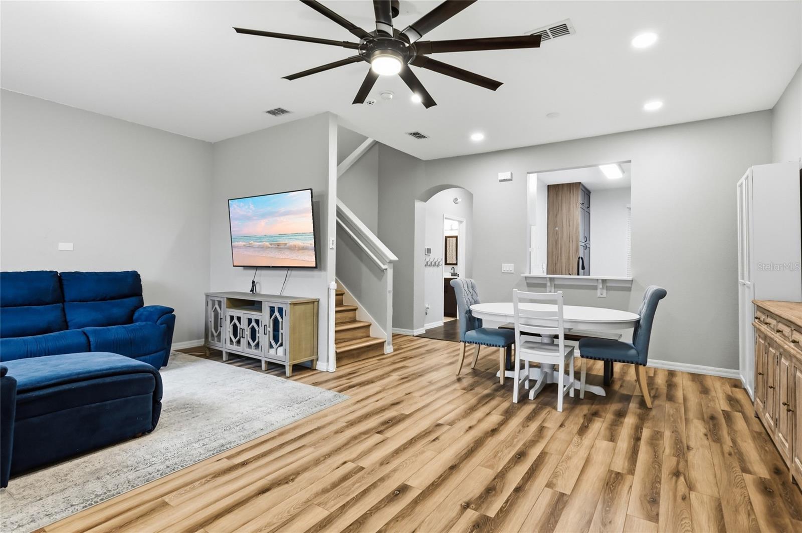 122 CAPRI DR #122