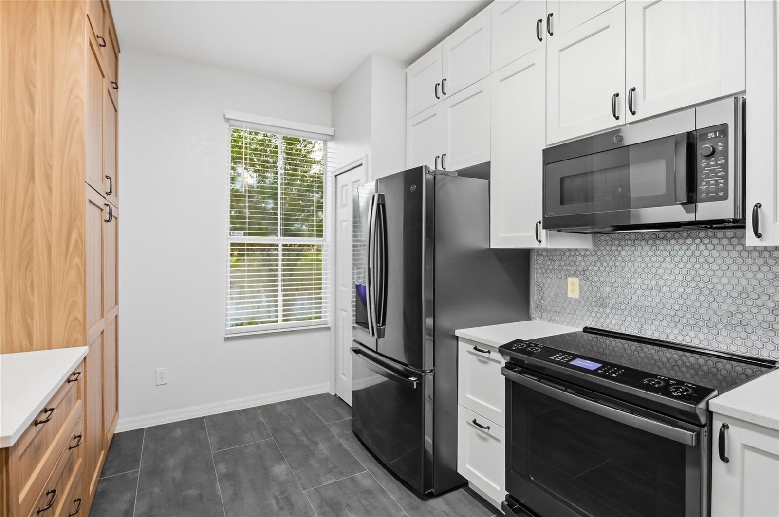122 CAPRI DR #122