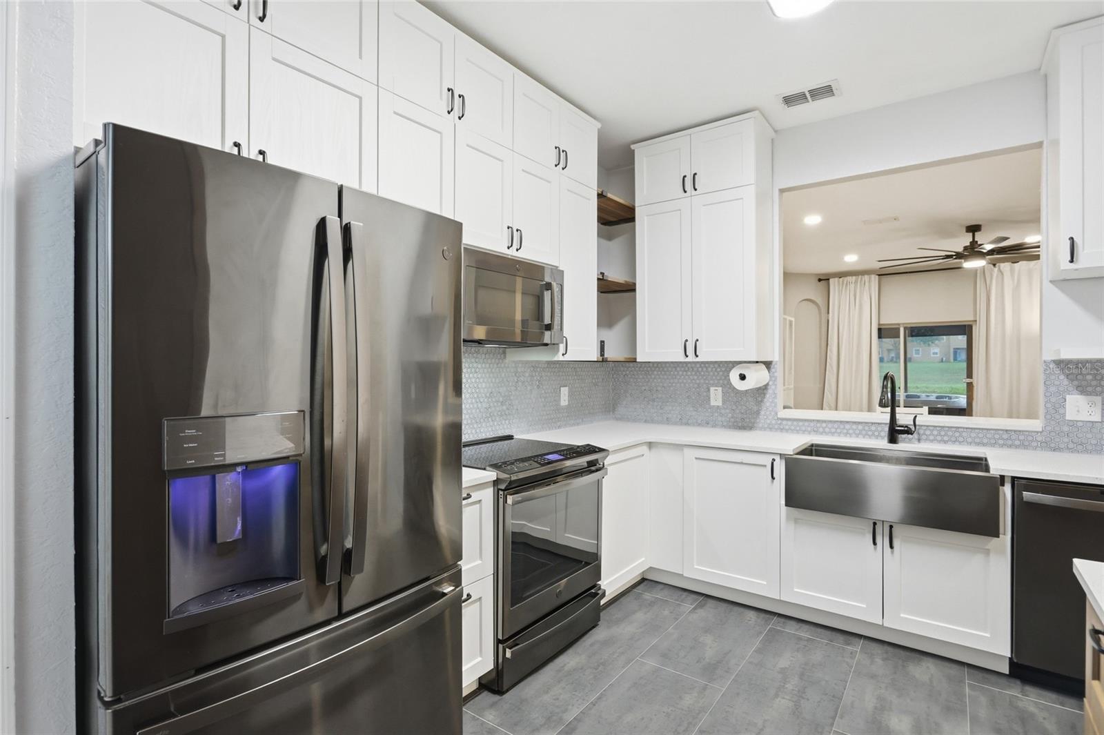122 CAPRI DR #122