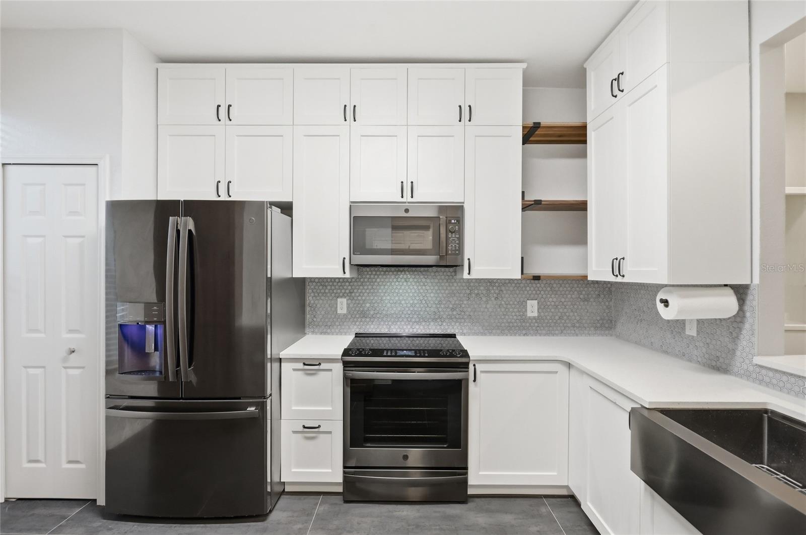 122 CAPRI DR #122