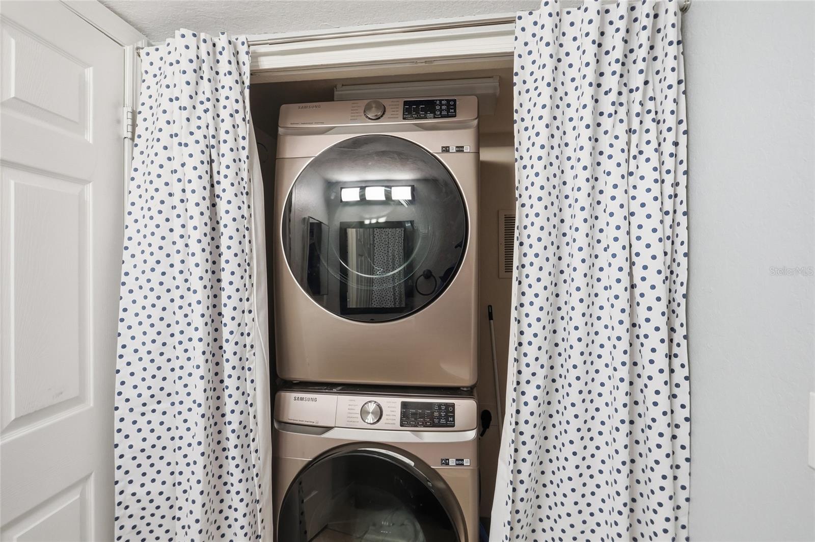122 CAPRI DR #122