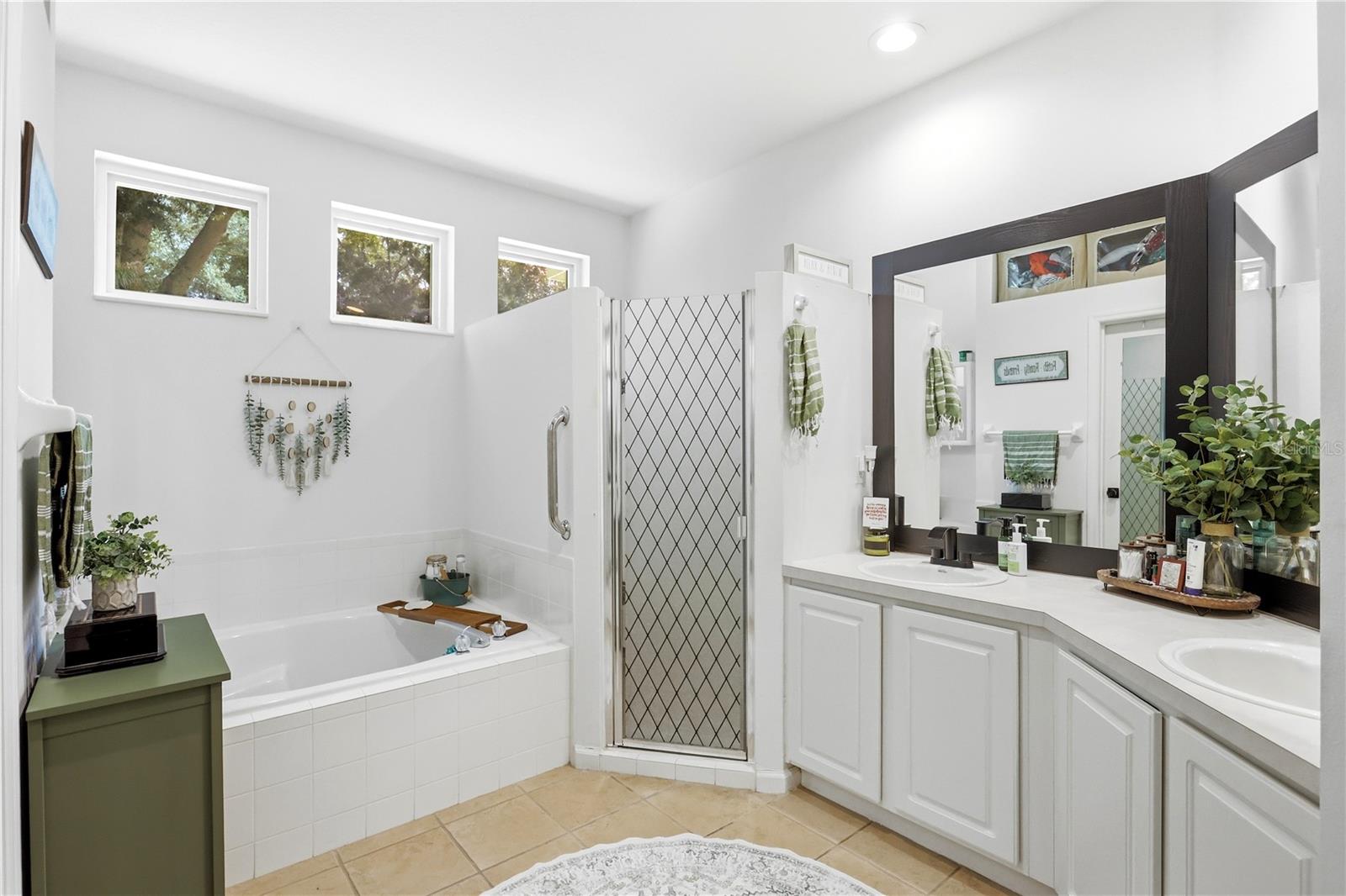 13706 VIA ROMA CIR