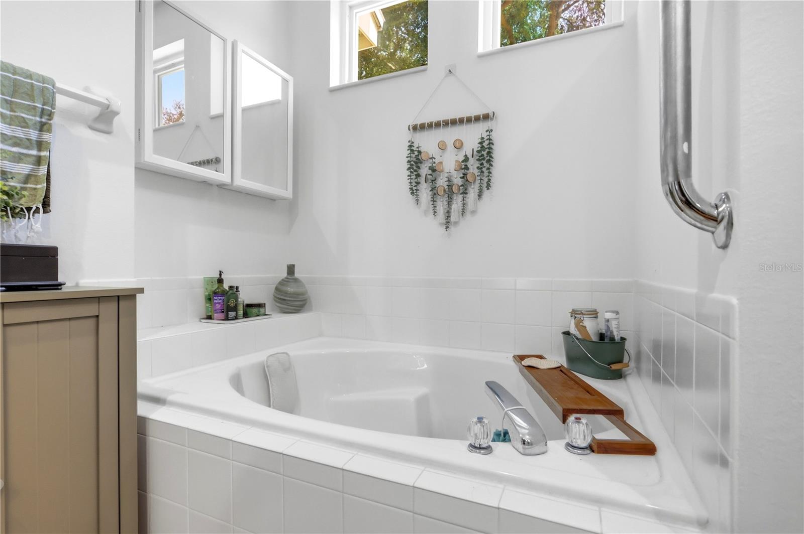 13706 VIA ROMA CIR