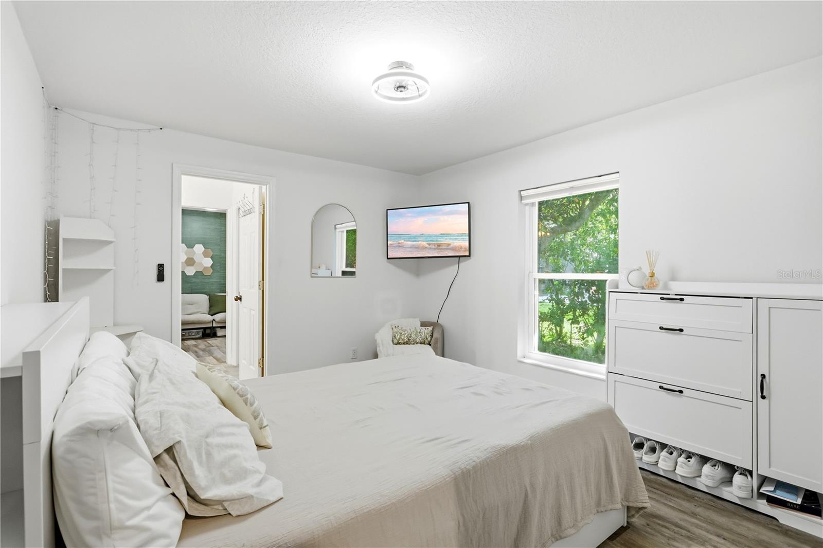 13706 VIA ROMA CIR