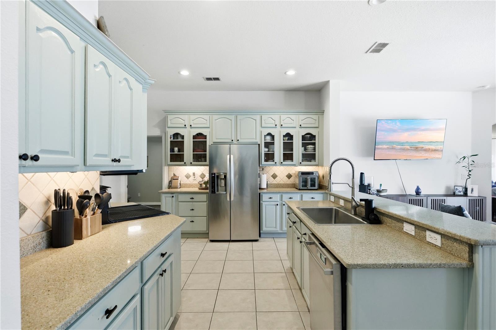 13706 VIA ROMA CIR