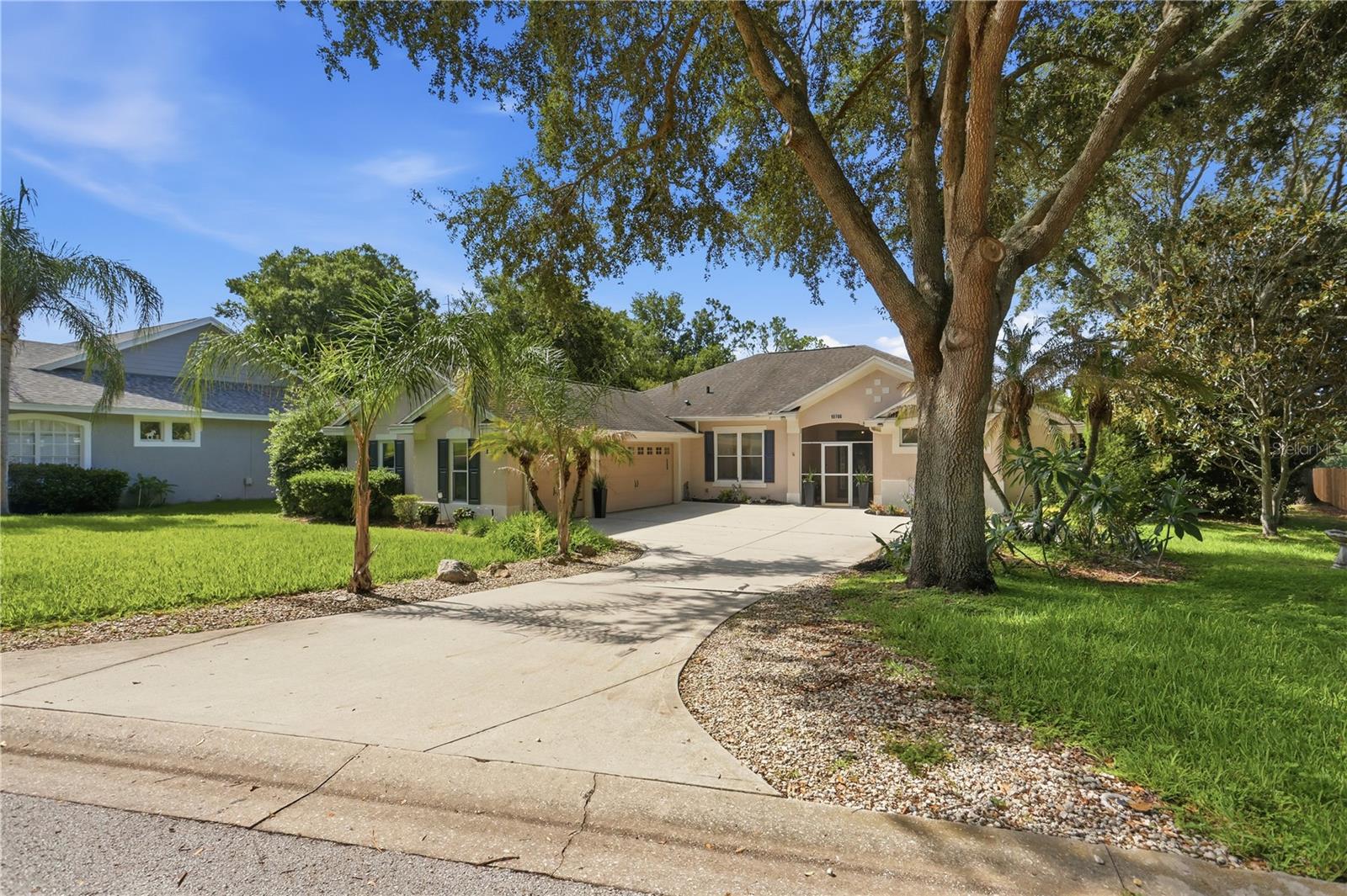 13706 VIA ROMA CIR