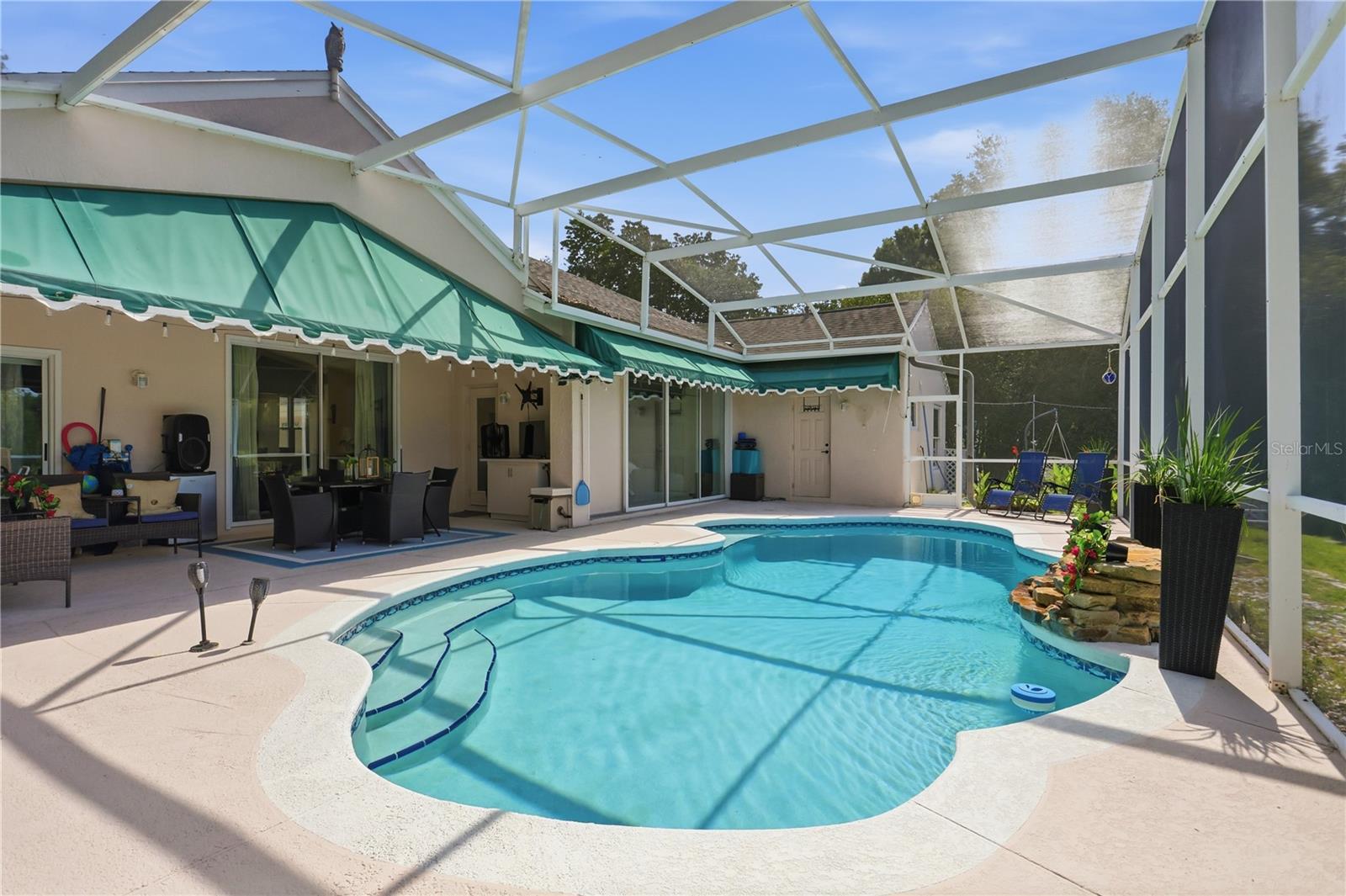 13706 VIA ROMA CIR