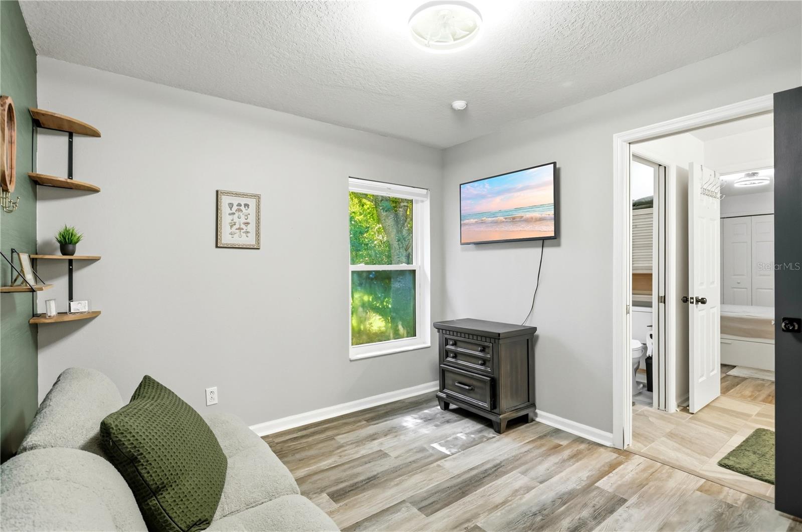 13706 VIA ROMA CIR