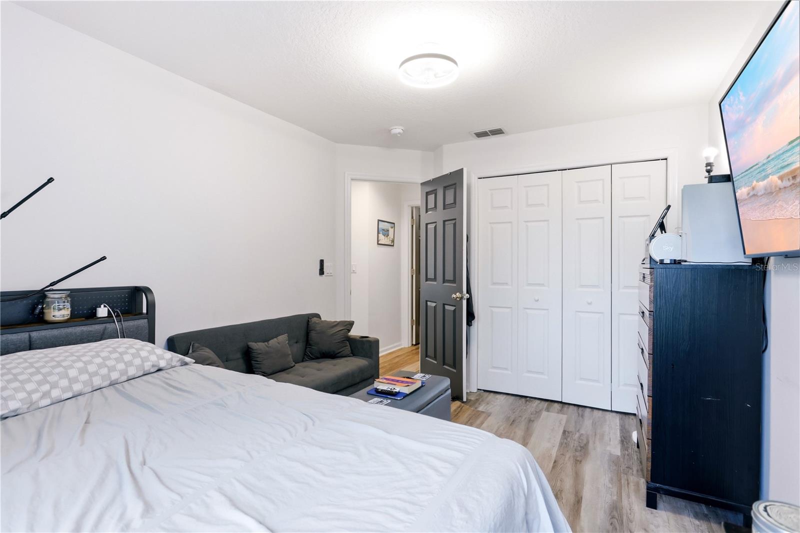 13706 VIA ROMA CIR