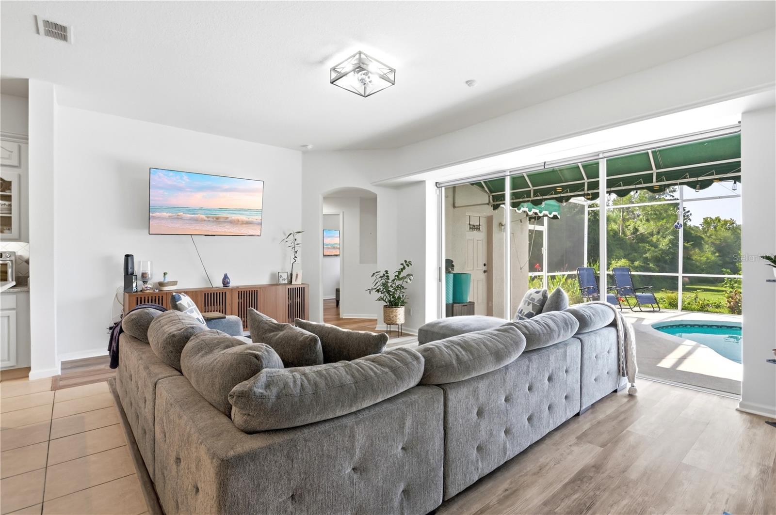 13706 VIA ROMA CIR
