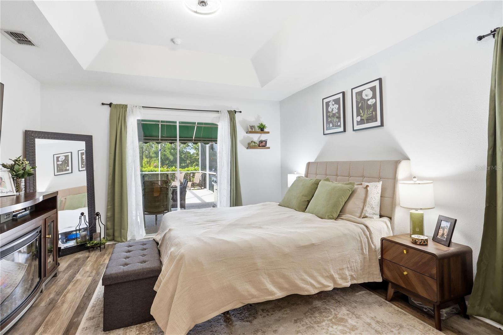 13706 VIA ROMA CIR
